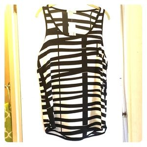 Black and white light weight tank top